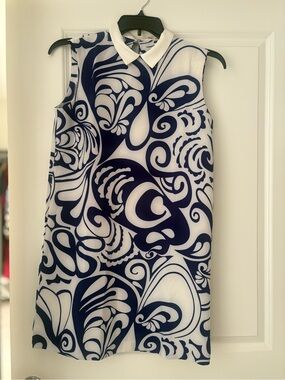Relished Navy & White Sleeveless Printed Shift Dress with Keyhole Neck